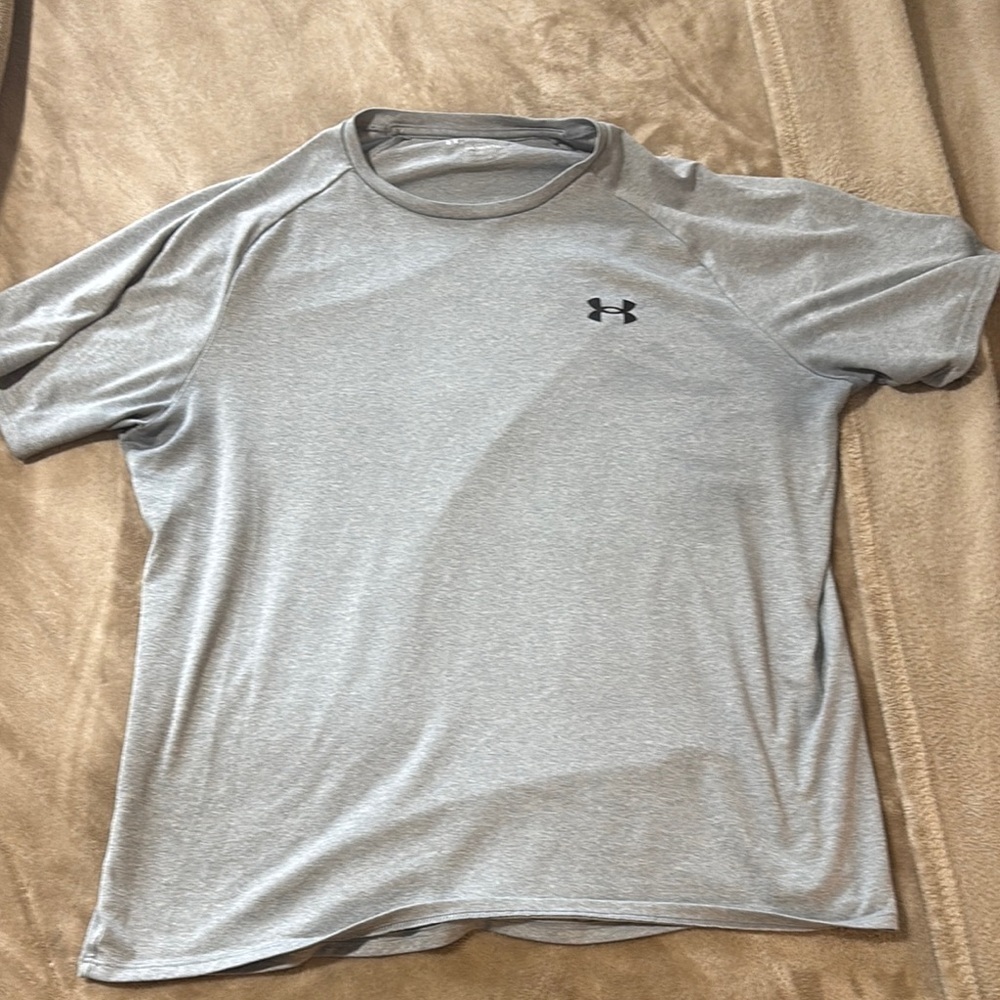 Under Armour Men's Gray T-Shirt